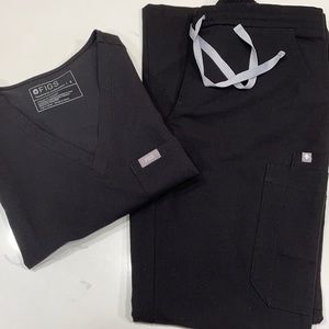 Figs black set. Yola pants and Catarina top